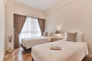 1 غرفة نوم وخزنة داخل الغرفة وطراز فريد لكل وحدة ومكتب