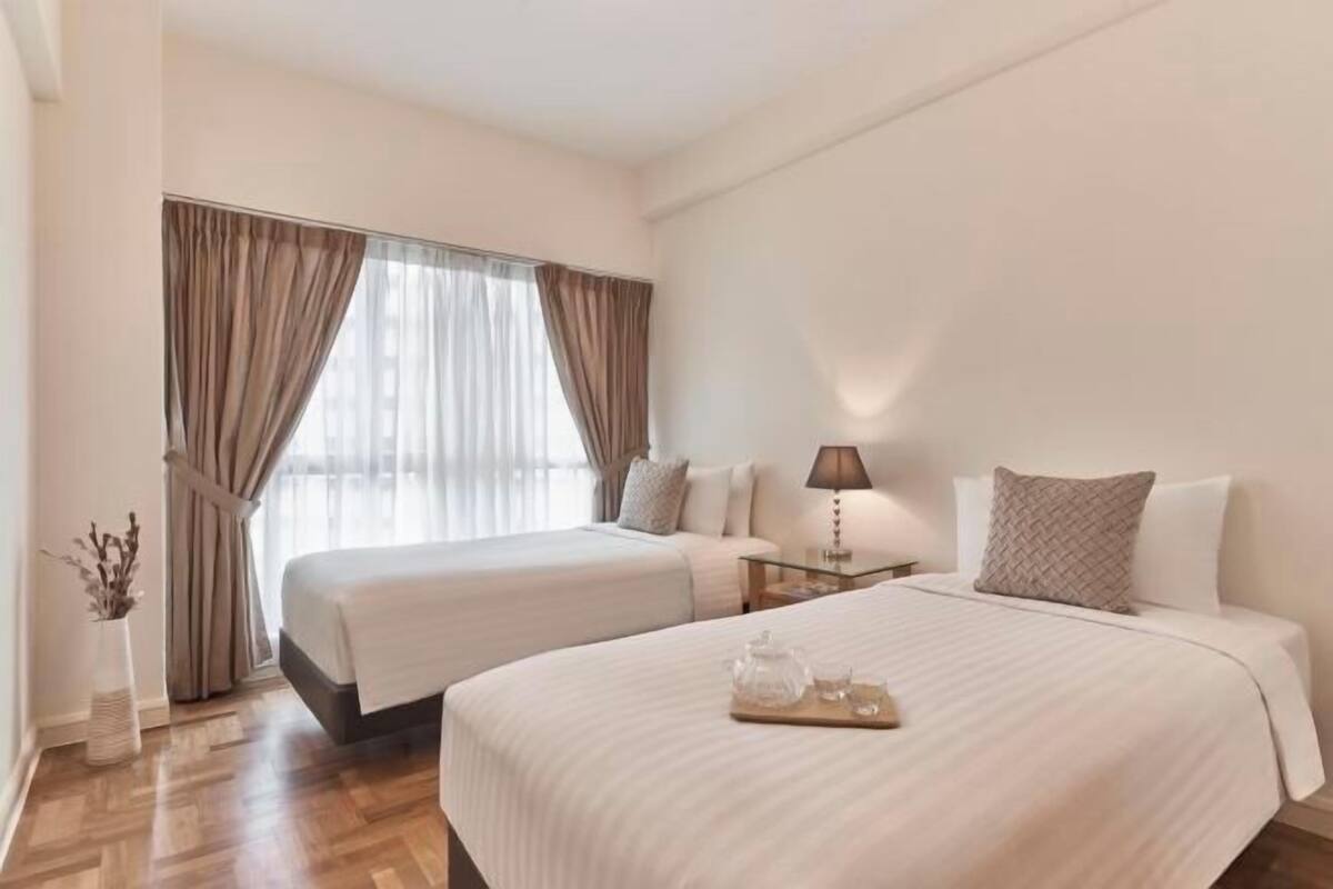 1 habitación, caja de seguridad en la habitación y muebles diferentes