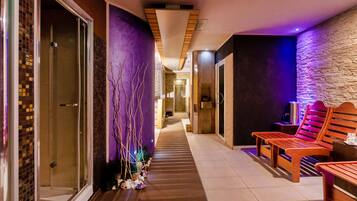 Sauna, hot tub, steam room, Turkish bath/hammam, aromatherapy