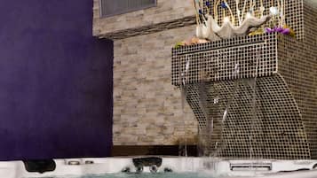 Sauna, bain à remous, hammam, hammam, soins d'aromathérapie