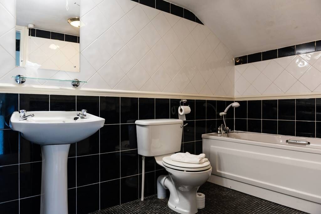 Kamer, 1 twee- of 2 eenpersoonsbedden, en-suite badkamer (SuperKingsize) | Badkamer