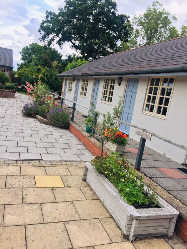 Exterior - The Carpenters Arms (Swindon)