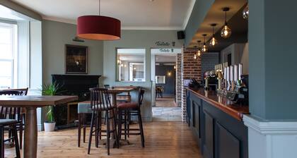 Coach House Inn