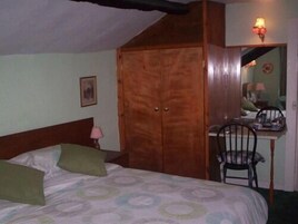Suite, Ensuite (Sleeps 3) | 1 bedroom
