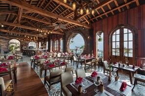 Café da manhã, almoço e jantar