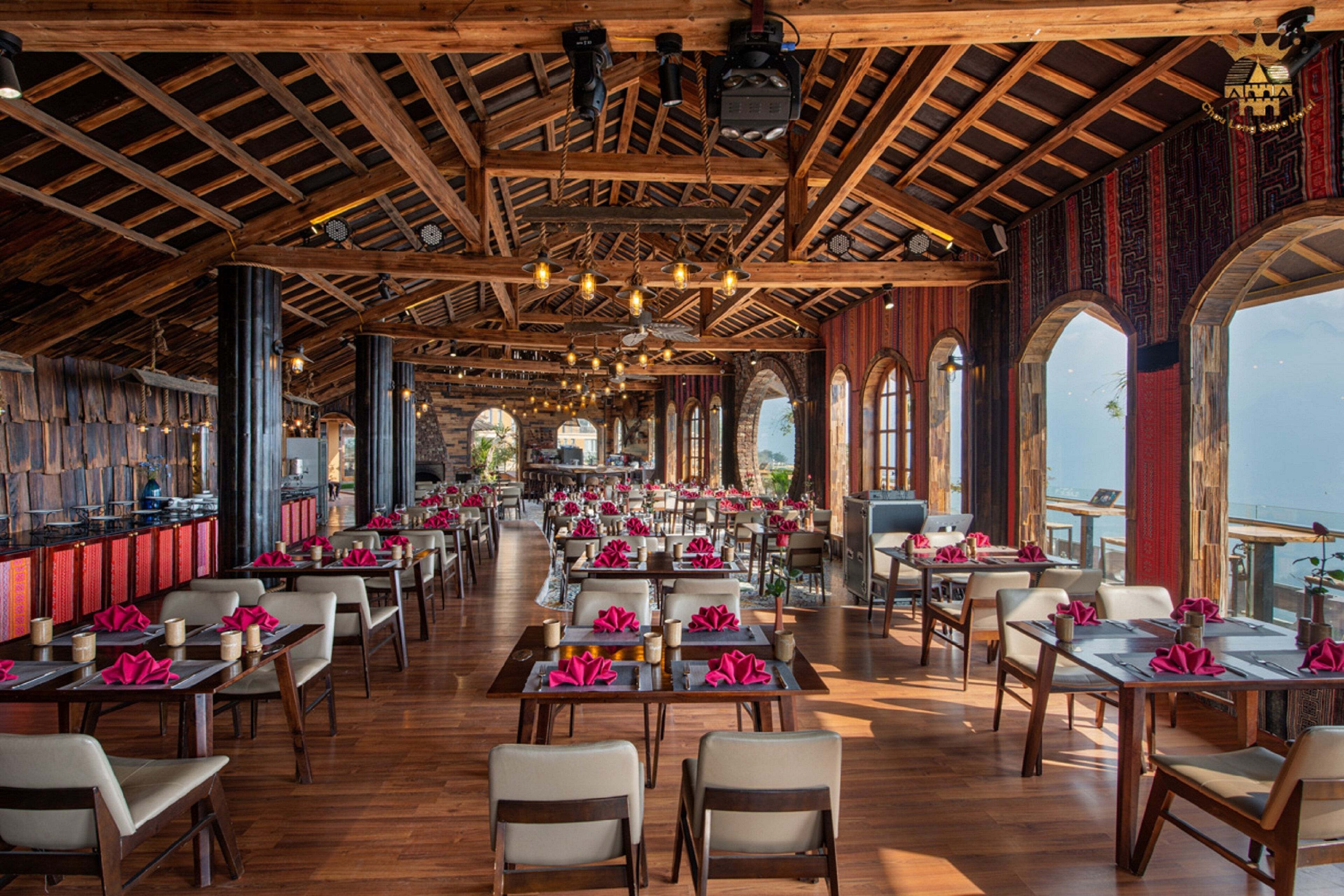 breakfast, lunch, dinner served; vietnamese cuisine