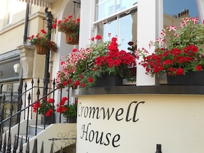 Exterior - Cromwell House (Eastbourne)