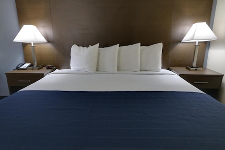 Colchones con pillow-top, escritorio y espacio para trabajar con laptop
