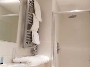 Habitación individual, baño en la habitación | Baño