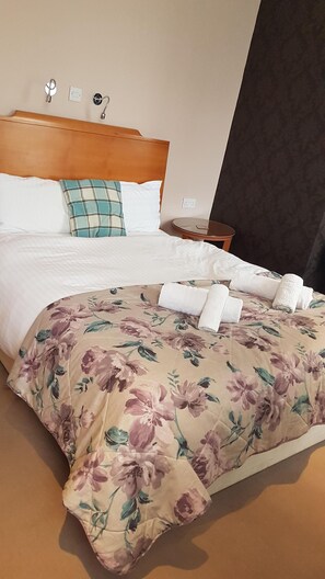 Habitación ejecutiva con 1 cama matrimonial o 2 individuales, baño en la habitación | Wifi