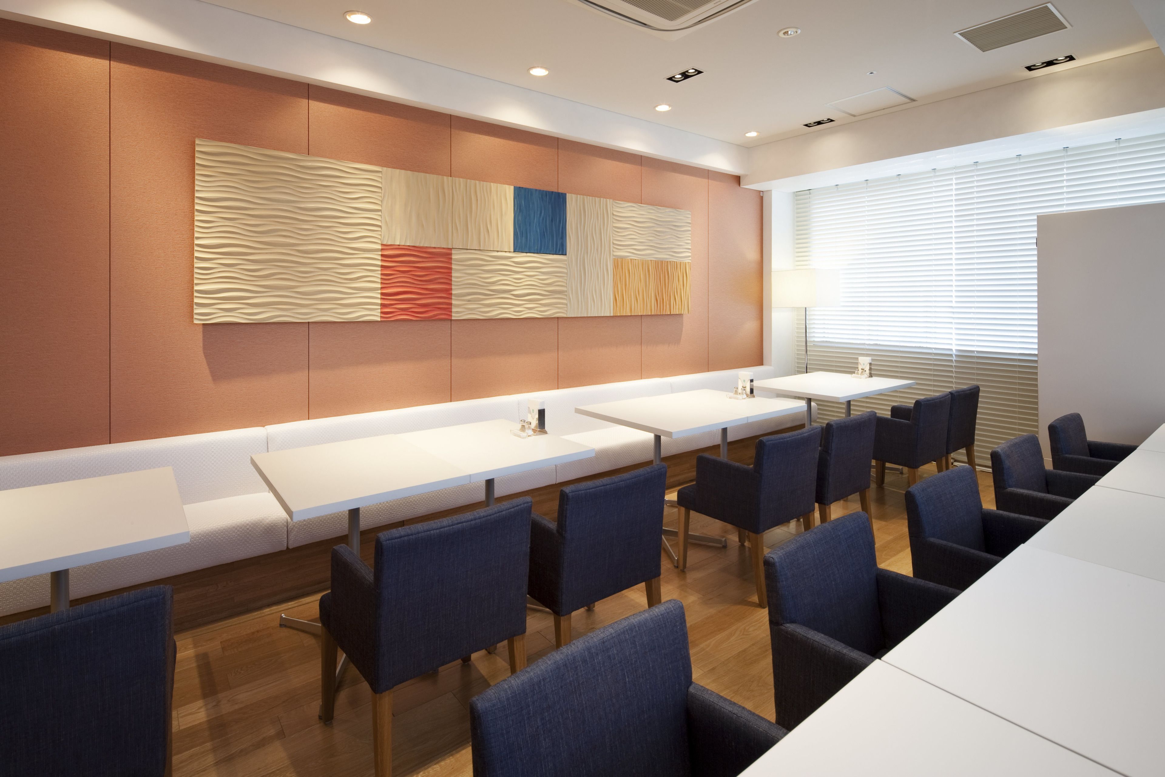 daily buffet breakfast (jpy 1700 per person)