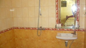 1st Floor Studio Apt. Sea View with Fan | Bathroom