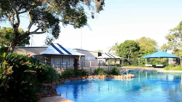 2 outdoor pools