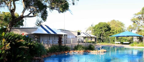 2 outdoor pools