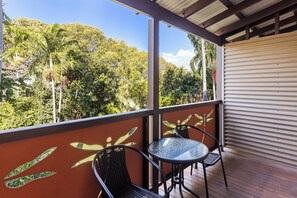 Standard King Room | In-room safe, individually decorated, individually furnished, desk - Broome Time Resort (Cable Beach)