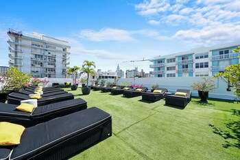 Rooftop terrace at Lincoln Arms Suites