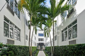 Exterior - Lincoln Arms Suites (Miami Beach)