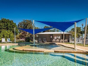 Outdoor pool - Thou Walla Sunset Retreat (Soldiers Point)