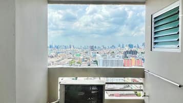 Grand Studio Twin | Blackout curtains, free WiFi, bed sheets