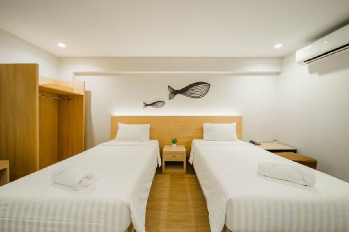 Desk, WiFi (free), bed sheets