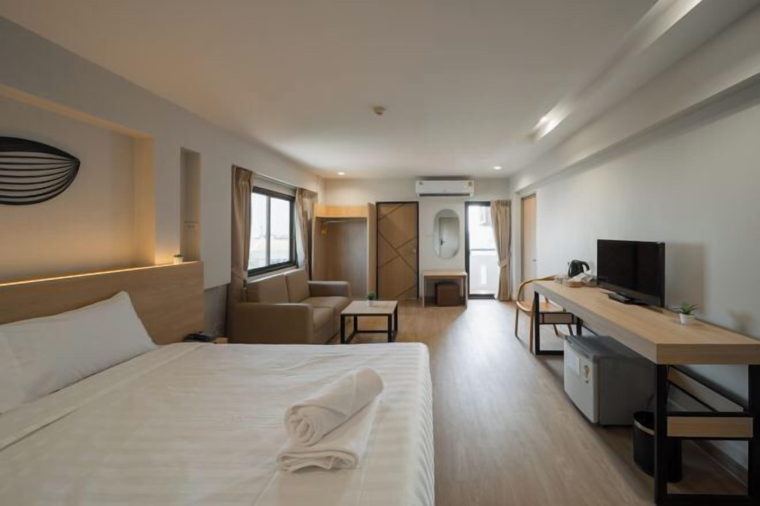 迷你吧、免費 Wi-Fi、床單