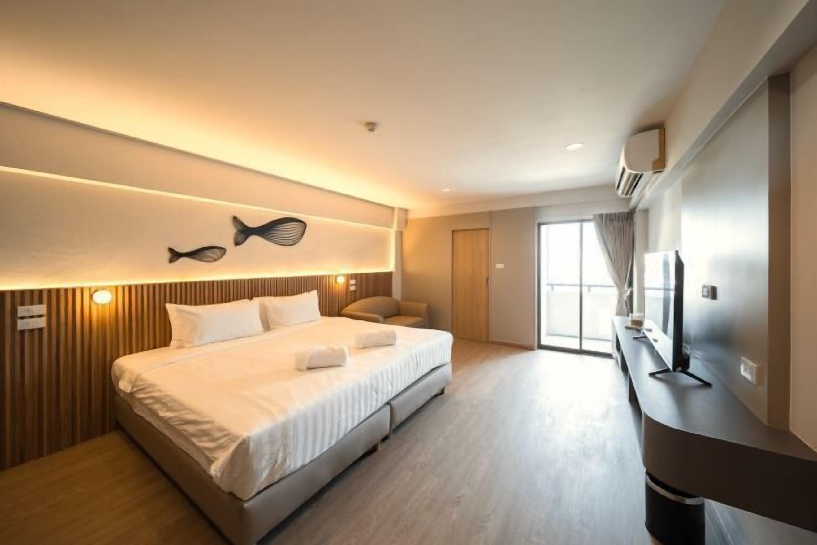 迷你吧、免費 Wi-Fi、床單