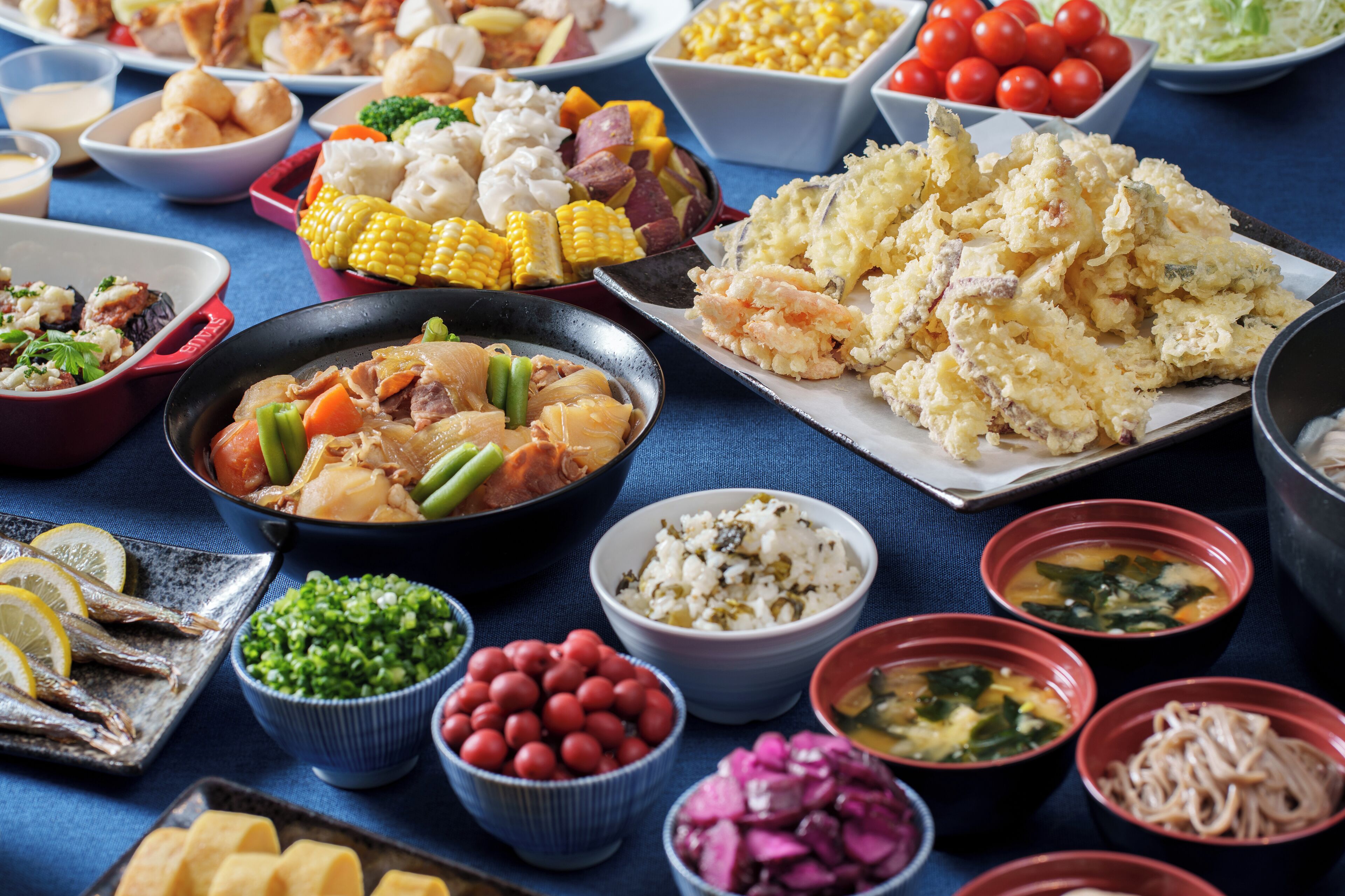 Daily buffet breakfast (JPY 1500 per person)
