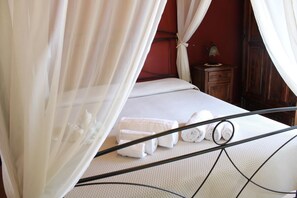 Frette Italian sheets, premium bedding, pillowtop beds, desk - Il Ciliegio dell'Etna (Giarre)