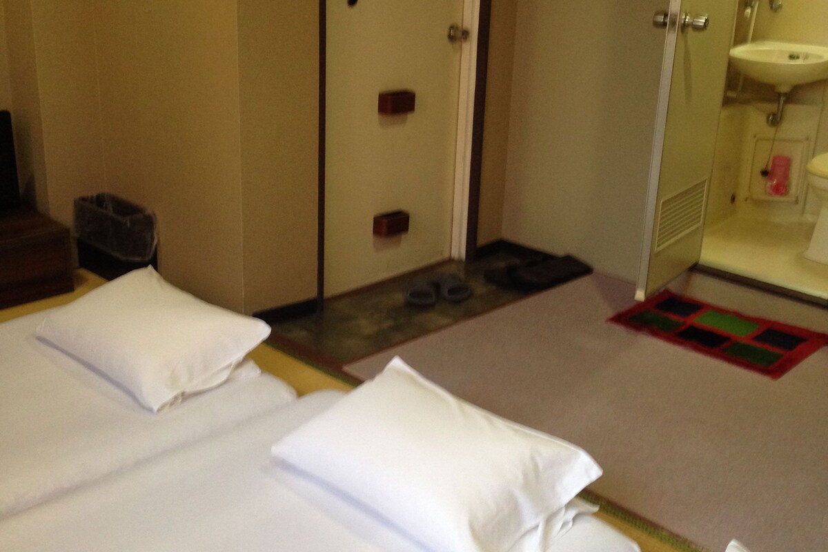 Quarto triplo, banheiro privativo (Japanese Futon)