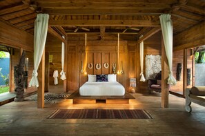 Premier Double Room | Select Comfort beds, minibar, in-room safe, desk