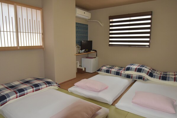 Phòng 3 truyền thống, hút thuốc