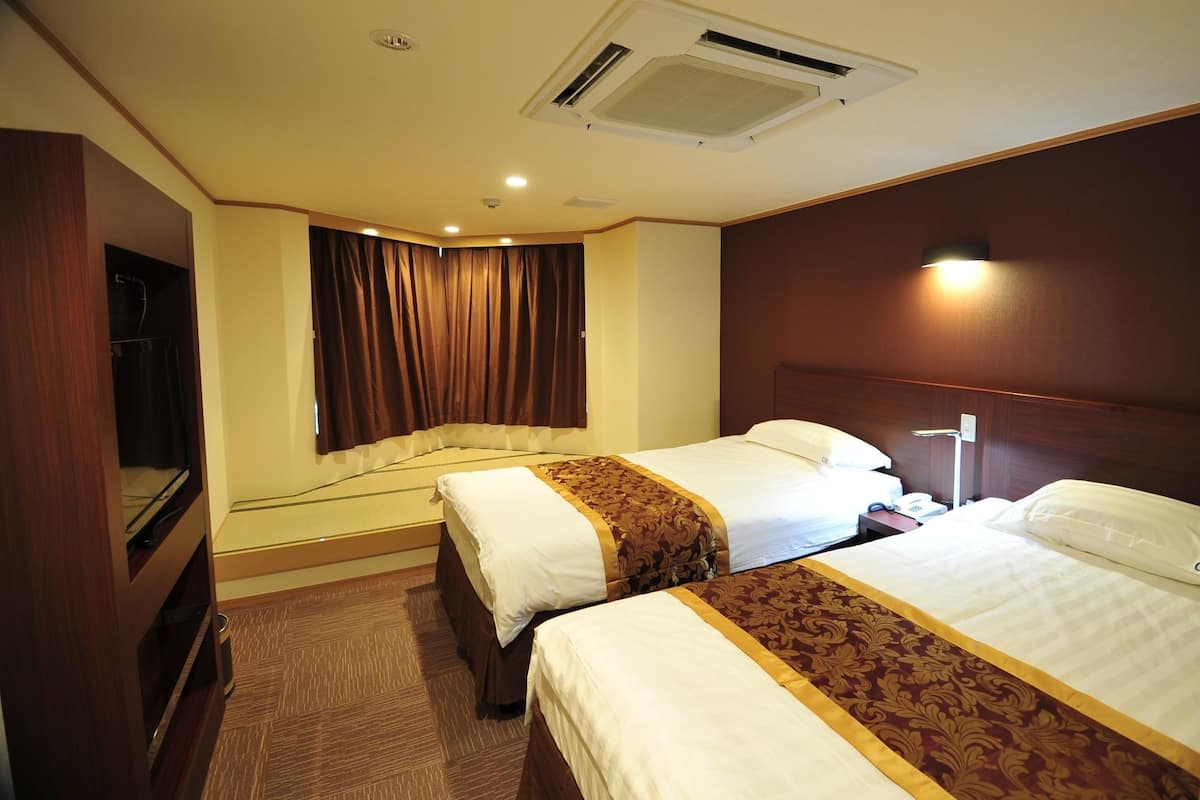 Twin Room | Free WiFi