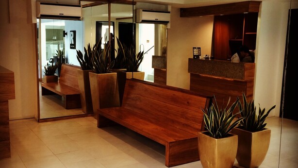 Lobby sitting area - R Suites (Mandaue)