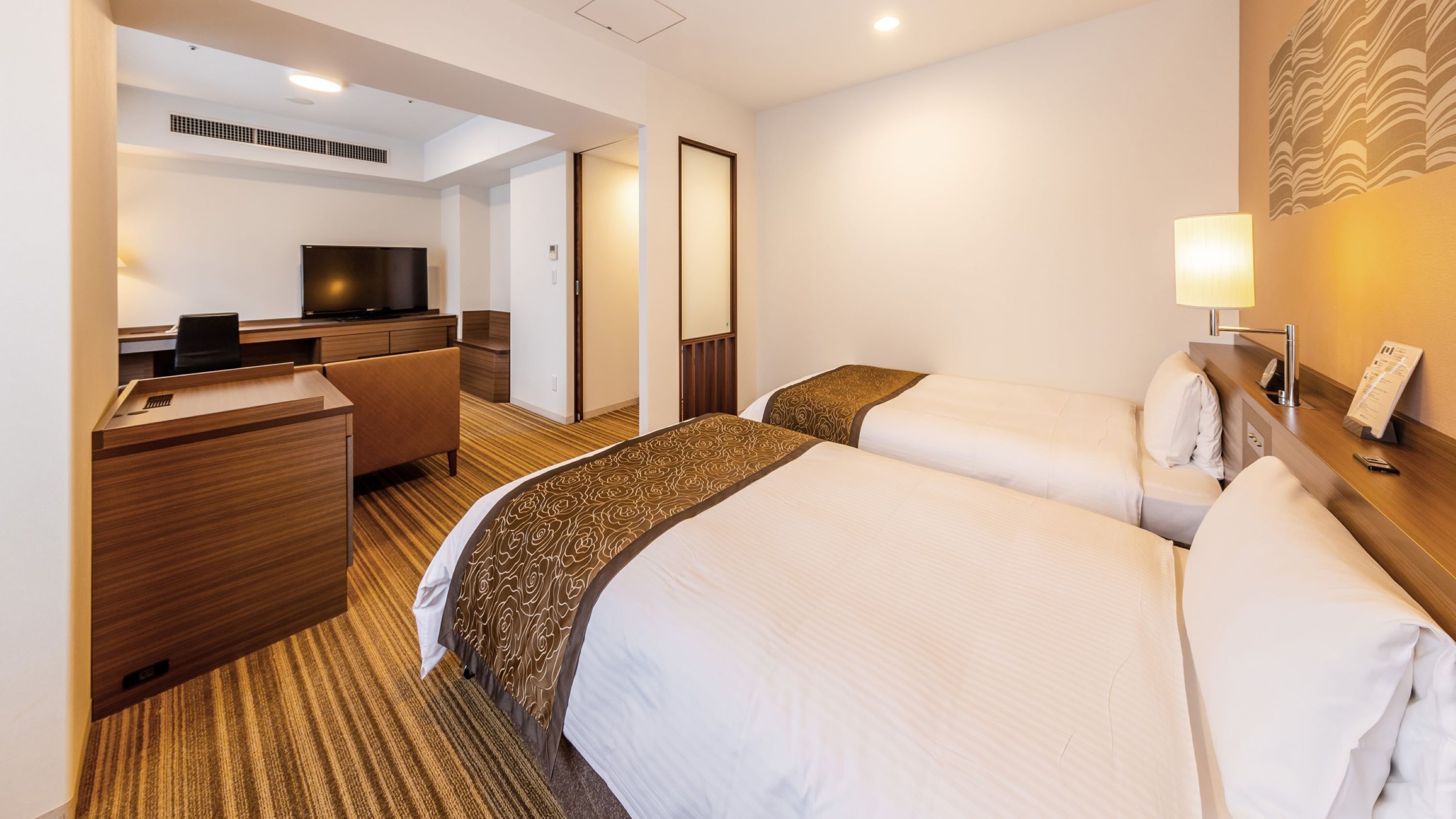 書桌、遮光布/窗簾、熨斗/熨衣板、免費無線上網