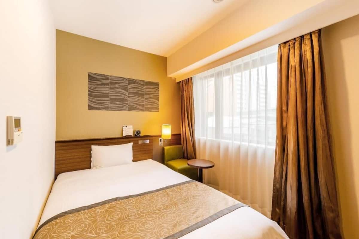 Työpöytä, pimennysverhot, silitysrauta/-lauta, ilmainen Wi-Fi