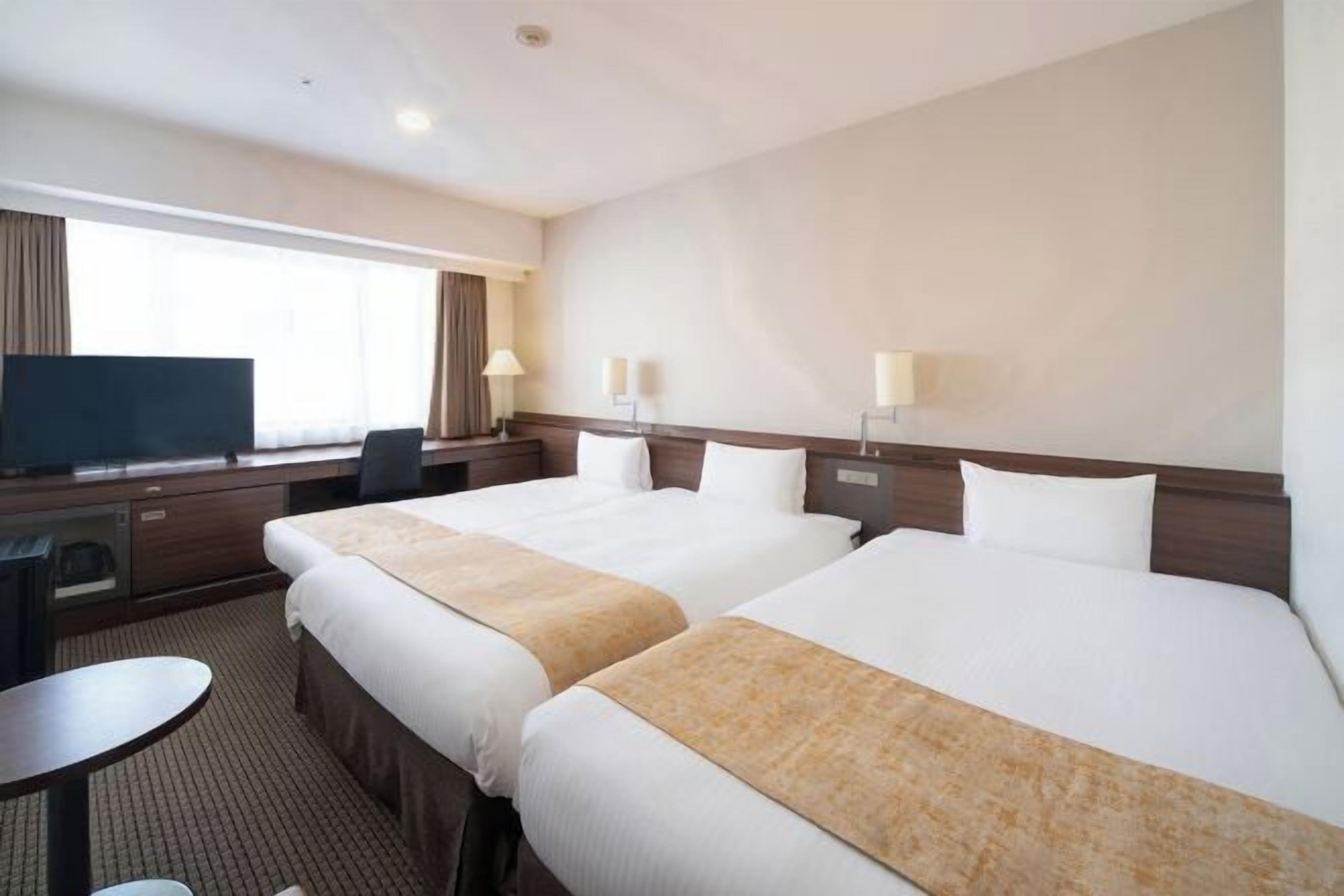 書桌、遮光布/窗簾、熨斗/熨衣板、免費無線上網