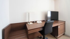 Desk, blackout curtains, iron/ironing board, free WiFi - Vessel Inn Sapporo Nakajima Park (Sapporo)