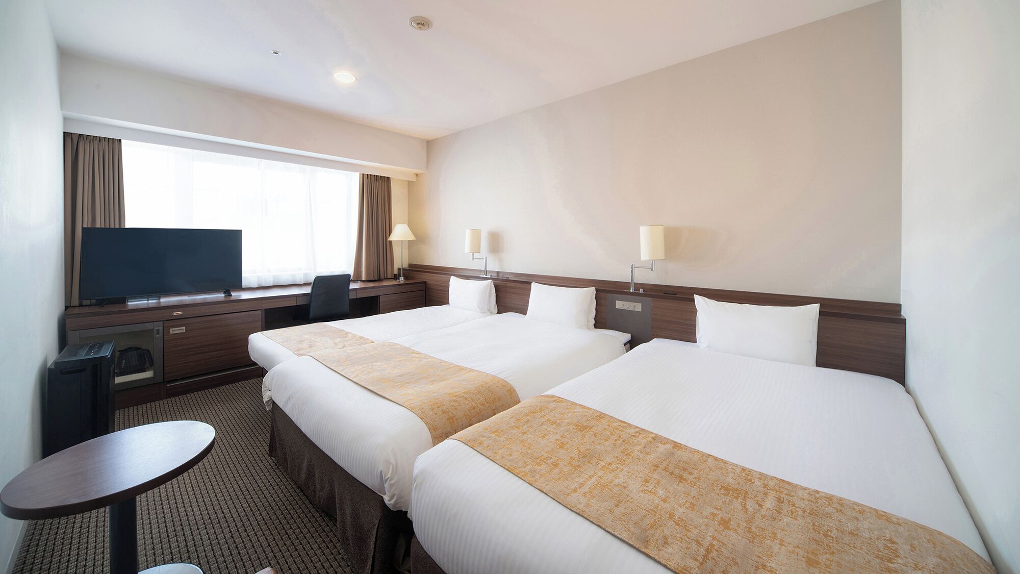 標準三人房, 非吸煙房 | 書桌、遮光布/窗簾、熨斗/熨衣板、免費無線上網