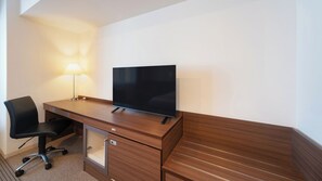 Habitación superior con 2 camas individuales, para no fumadores | Escritorio, cortinas blackout y tabla de planchar con plancha