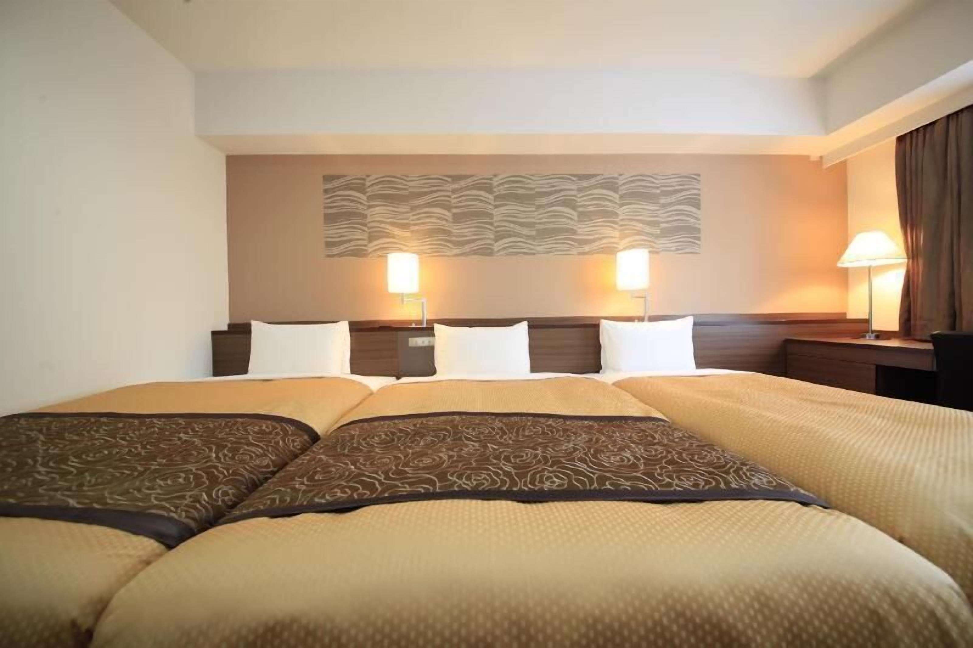 書桌、遮光窗簾/窗簾、熨斗/熨衫板、免費 Wi-Fi