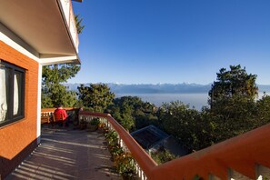 Staircase - Peaceful Cottage & Cafe du Mont (Baluwapati Deupur)