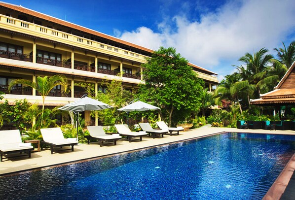 Outdoor pool, pool umbrellas, pool loungers