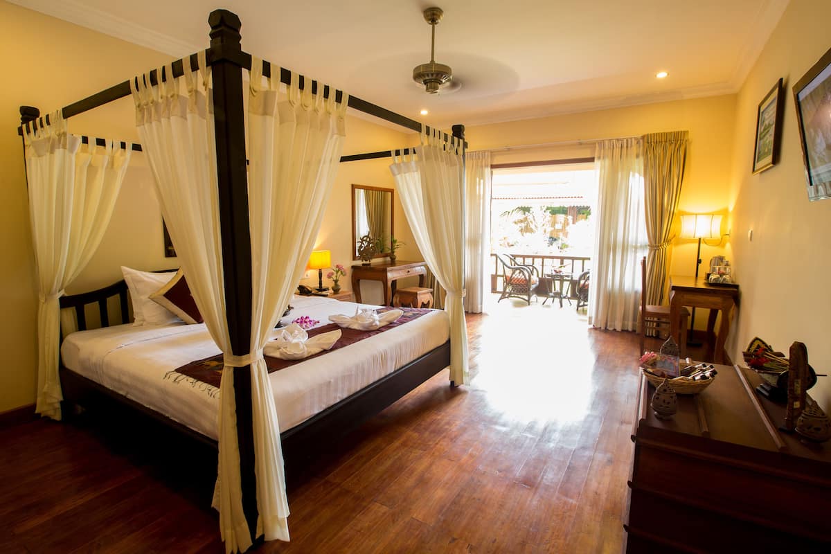 Premium bedding, pillow-top beds, in-room safe, desk