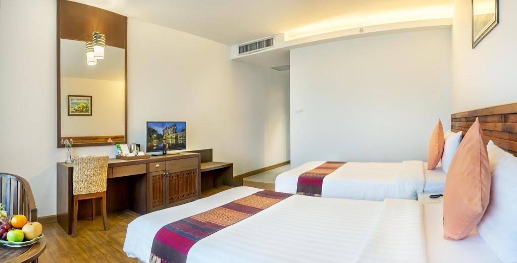 Premium bedding, in-room safe, desk, free WiFi