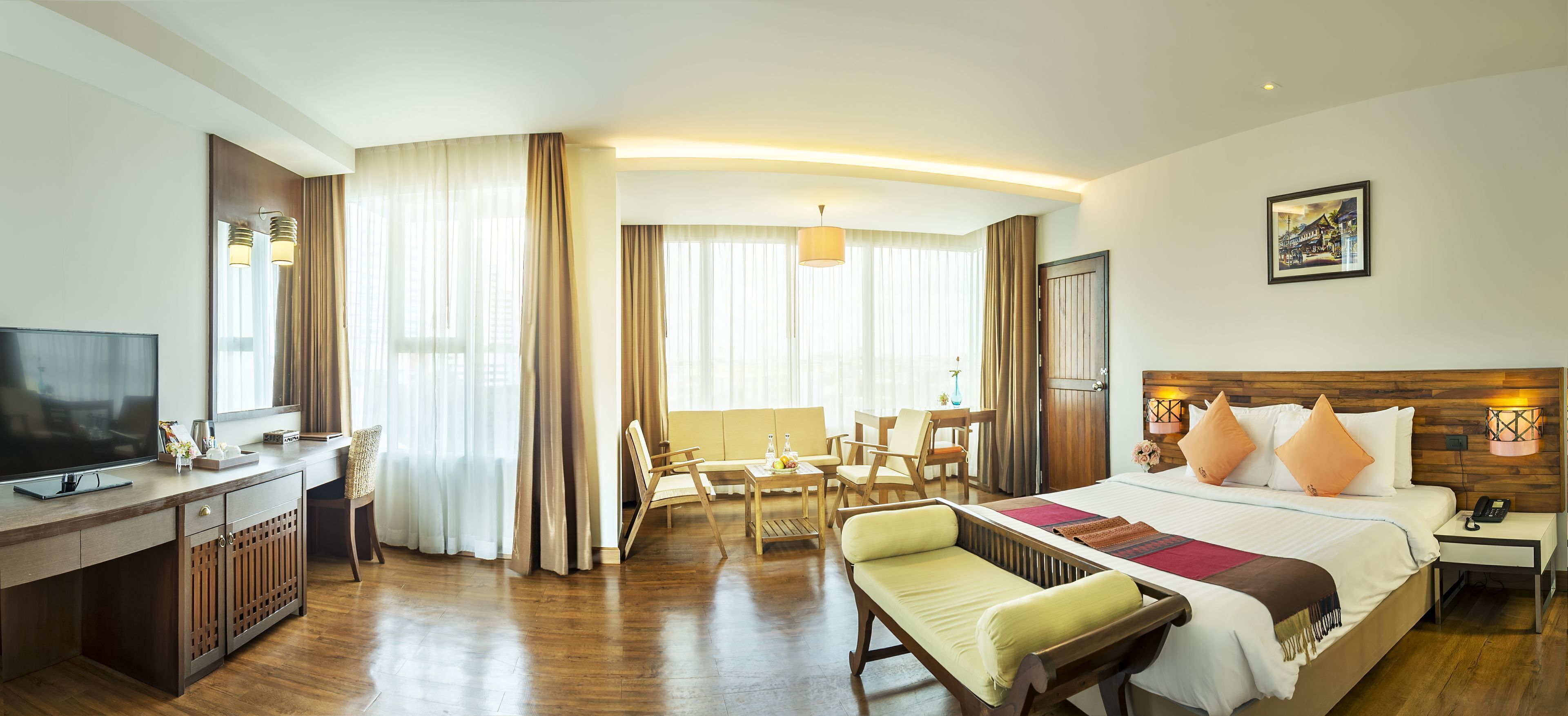 Premium bedding, in-room safe, desk, free WiFi