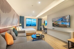 Junior Suite | Premium bedding, in-room safe, desk, free WiFi