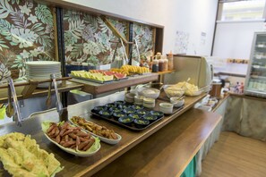 Petit déjeuner buffet compris tous les jours