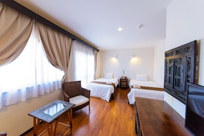 豪華雙床房, 2 張單人床, 非吸煙房 | 客房內保險箱、書桌、遮光布/窗簾、隔音