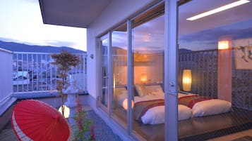 Design Twin Room (Japanese Style Twin 'Flower') | Premium bedding, in-room safe, desk, soundproofing