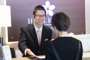 Check-in/check-out kiosk - Hana Hotel (Kyoto)